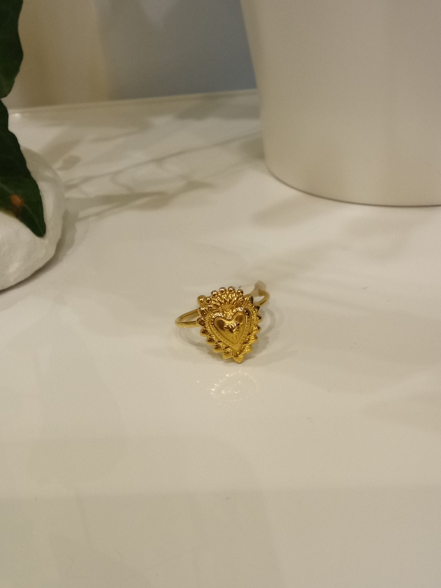 Gold heart ring