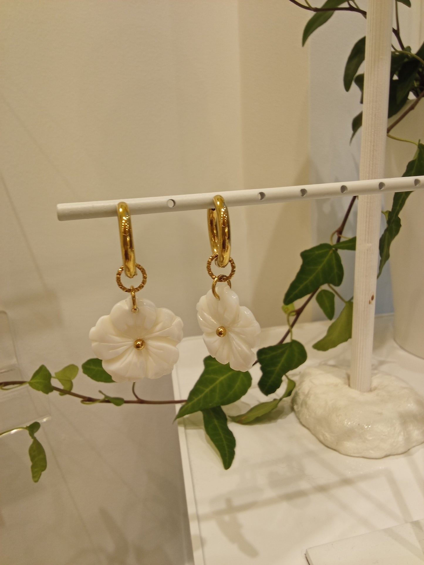 White pearl flower earrings