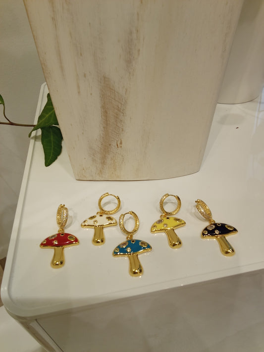 Small mushroom earrings each 35€