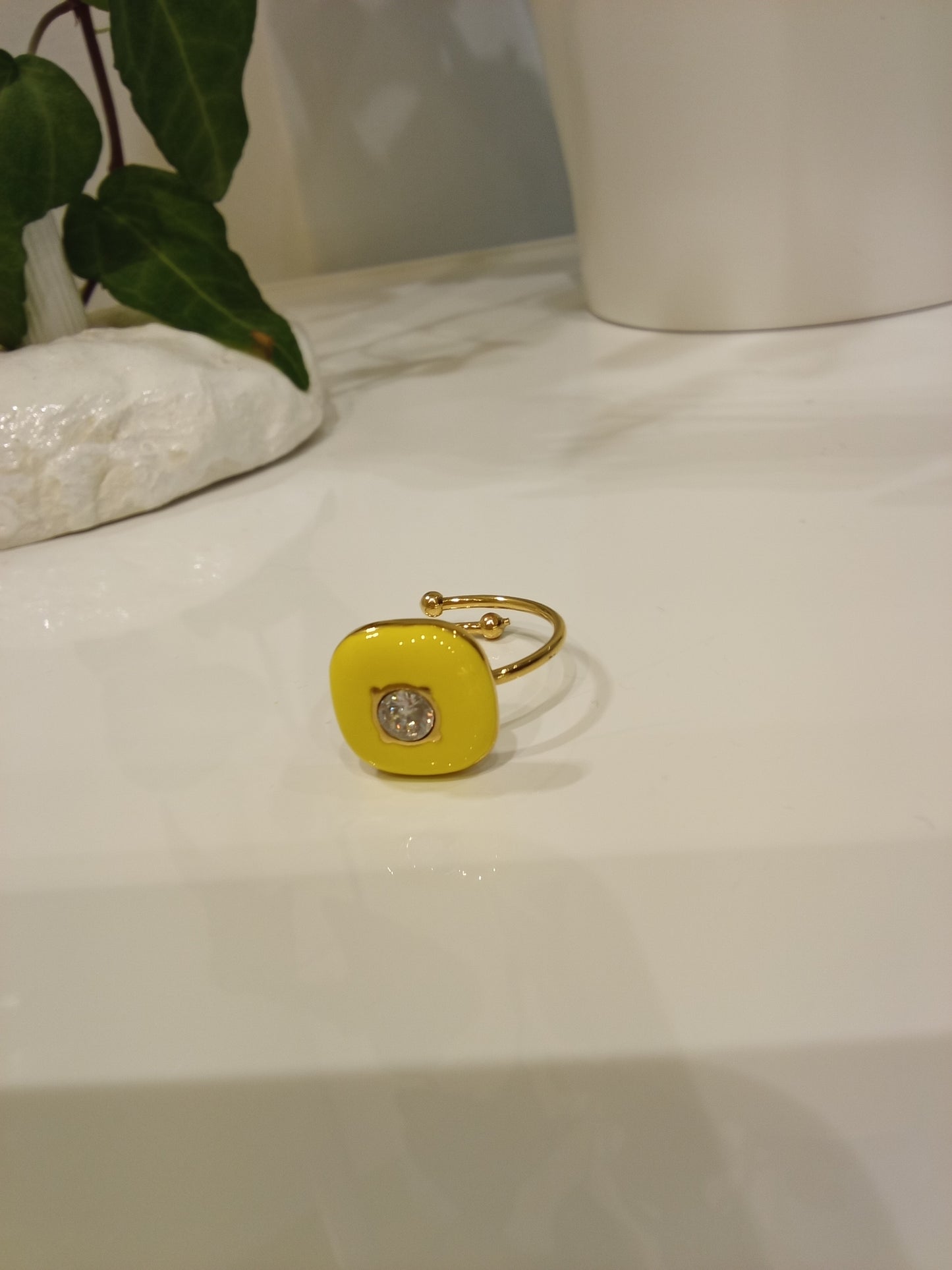 Enamel top with zirconia ring
