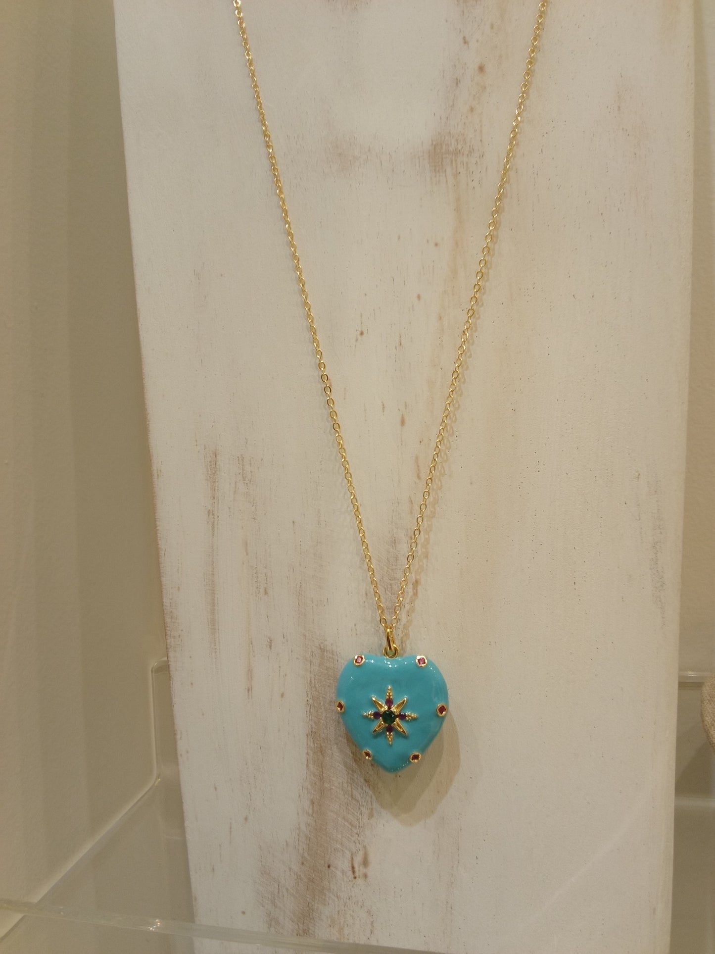 Heart pendant necklace