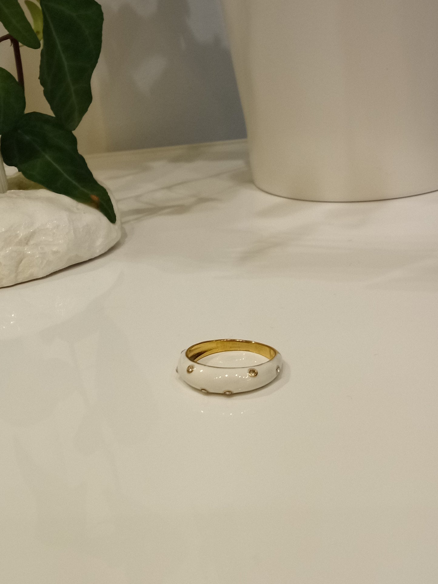 Ring with zirconia stones