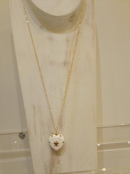 Heart pendant necklace