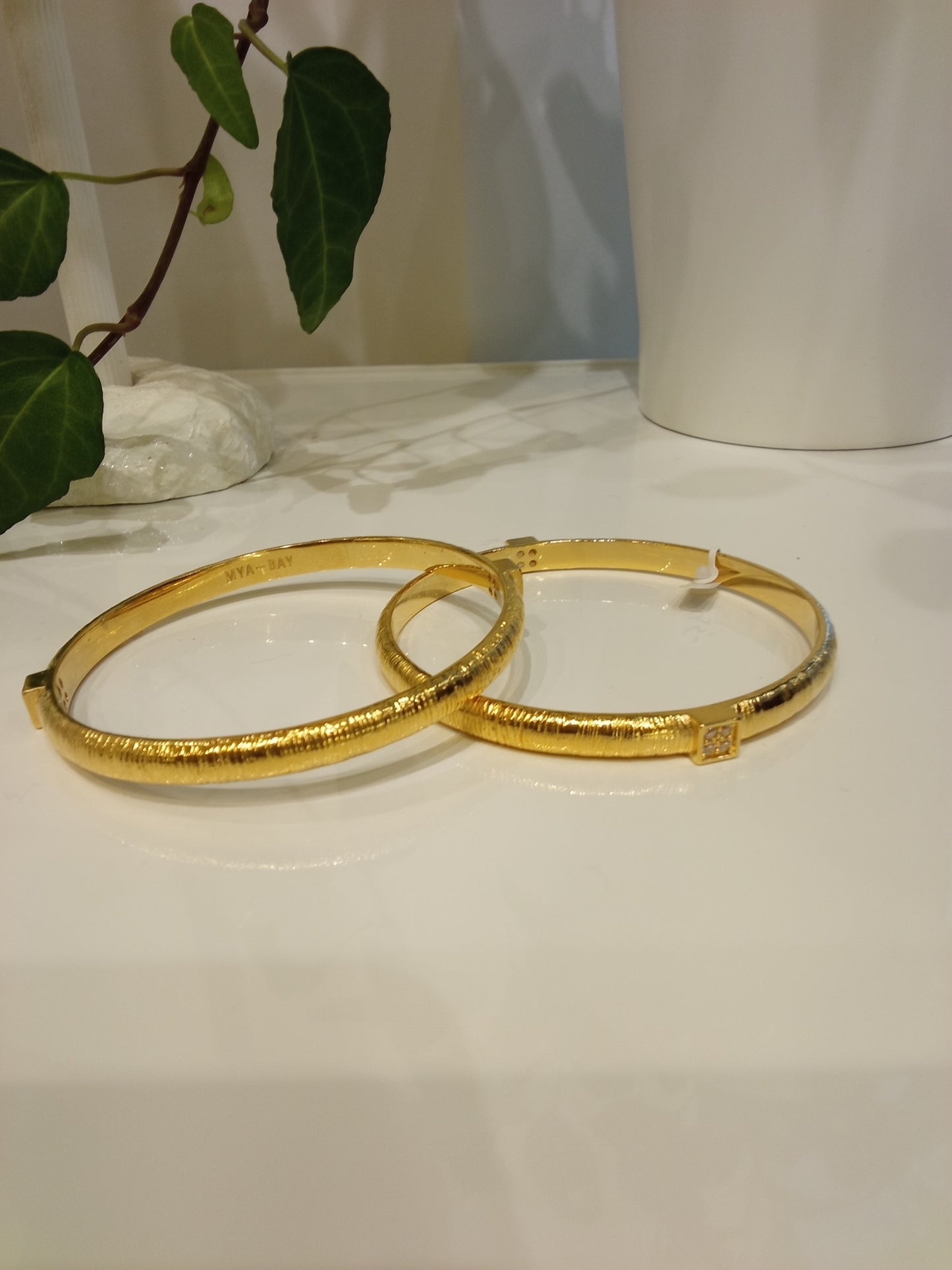 Thick cut bangle