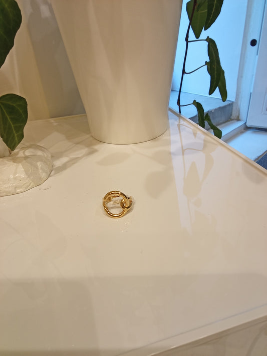 Knot ring