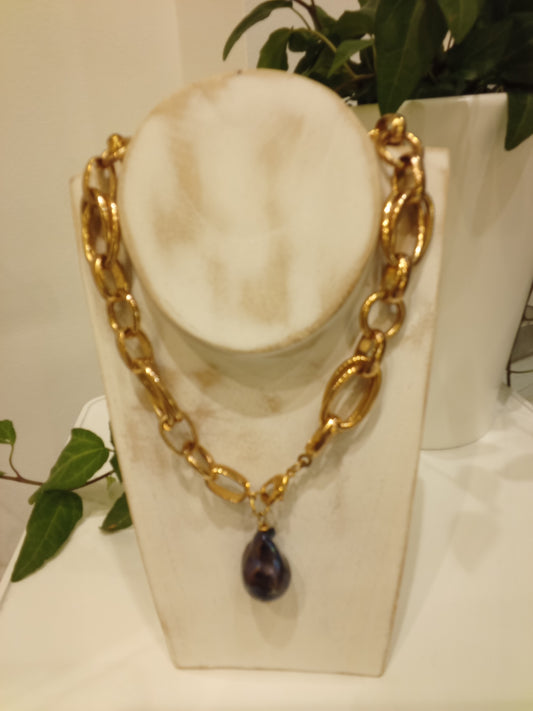 Chunky chain necklace with dark purple gemstone