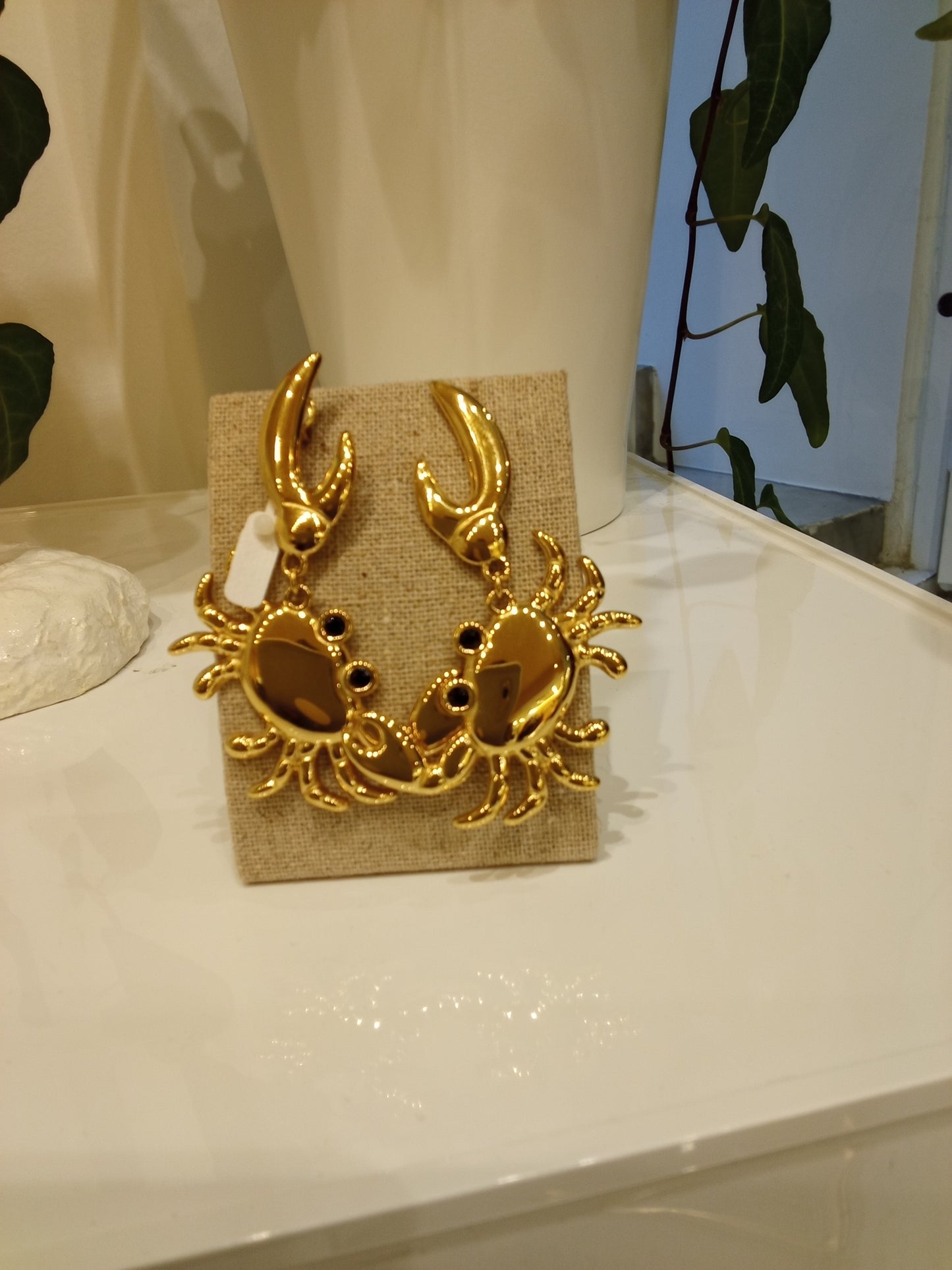 Crab dangle earrings