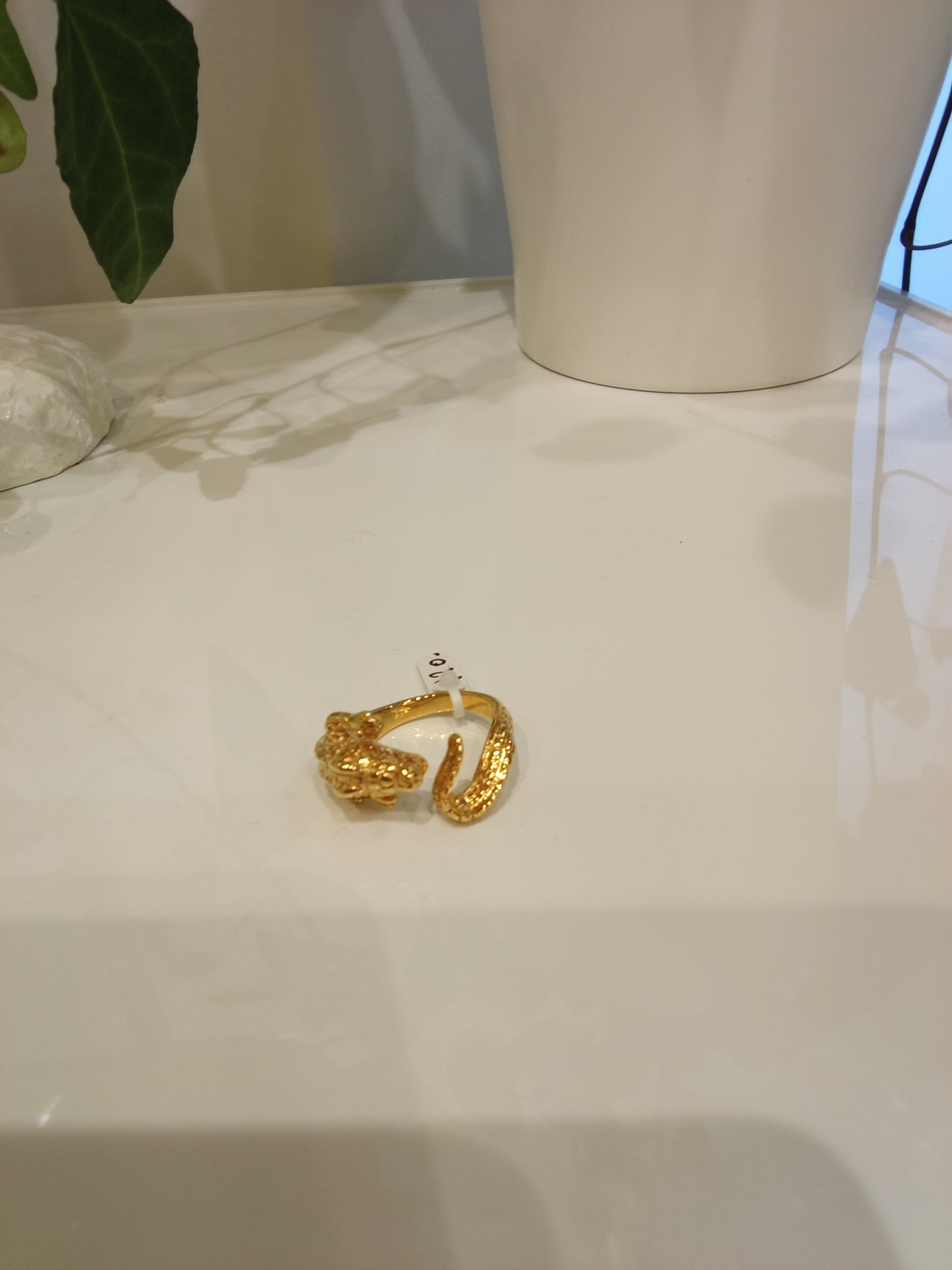 Crocodile ring