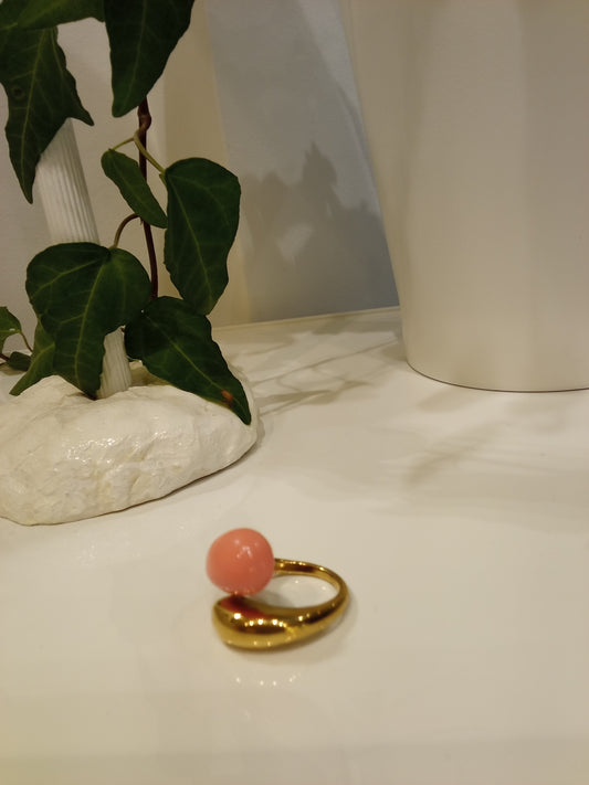 Chunky gold,pink ring