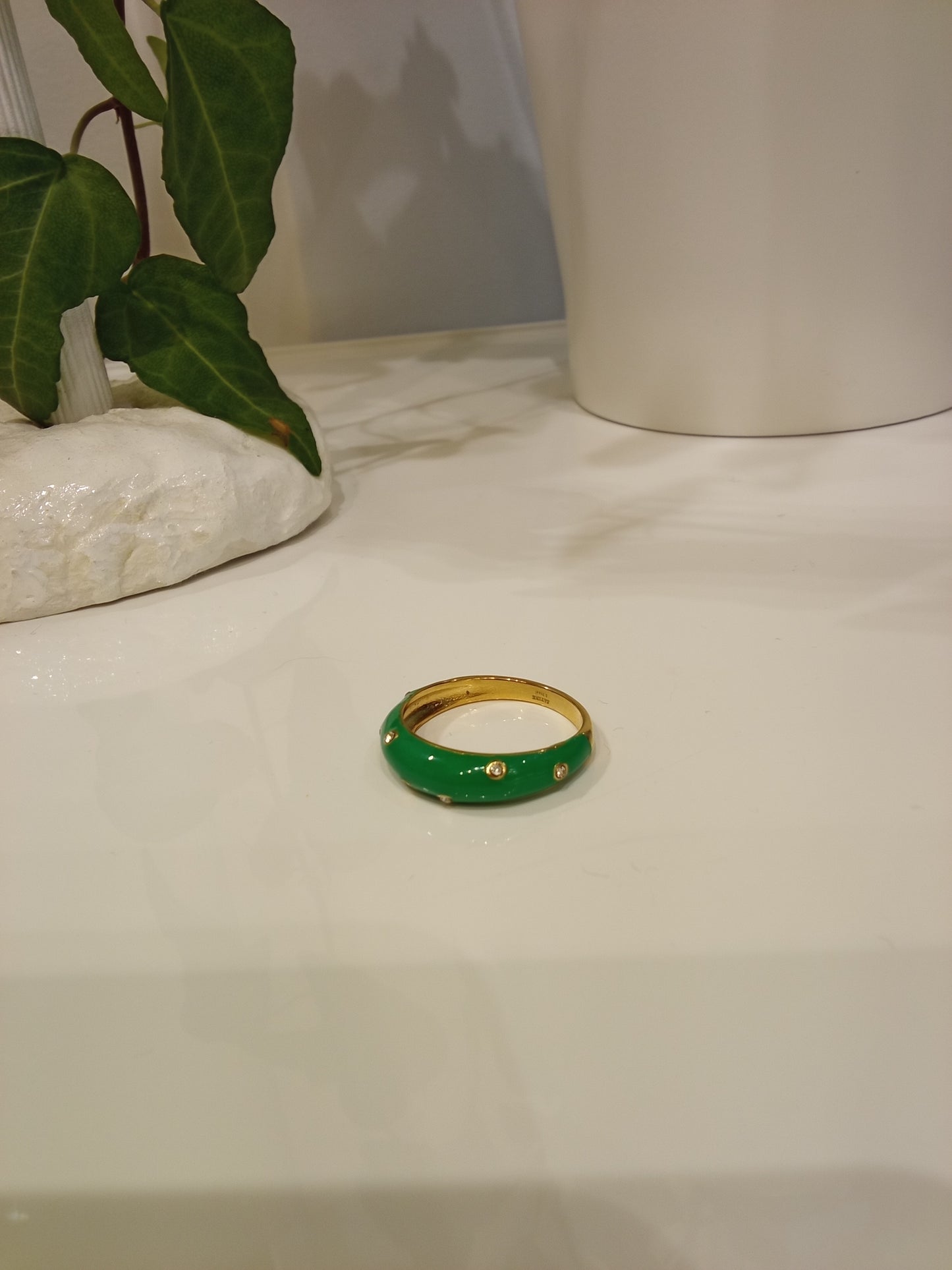 Ring with zirconia stones