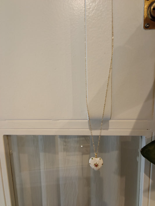 Heart pendant necklace