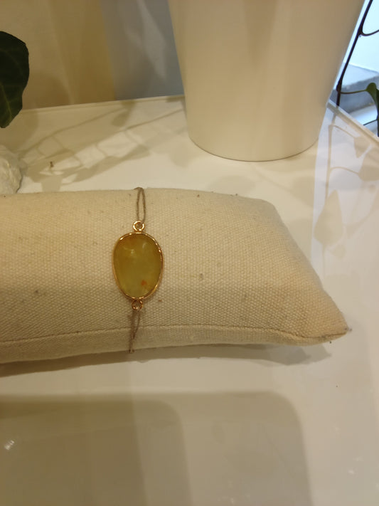 Small Semiprecious stone bracelet on thread