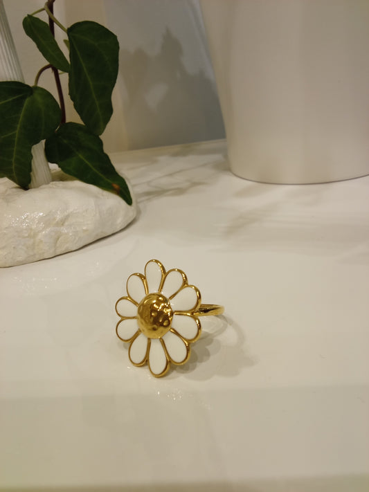 Daisy flower ring
