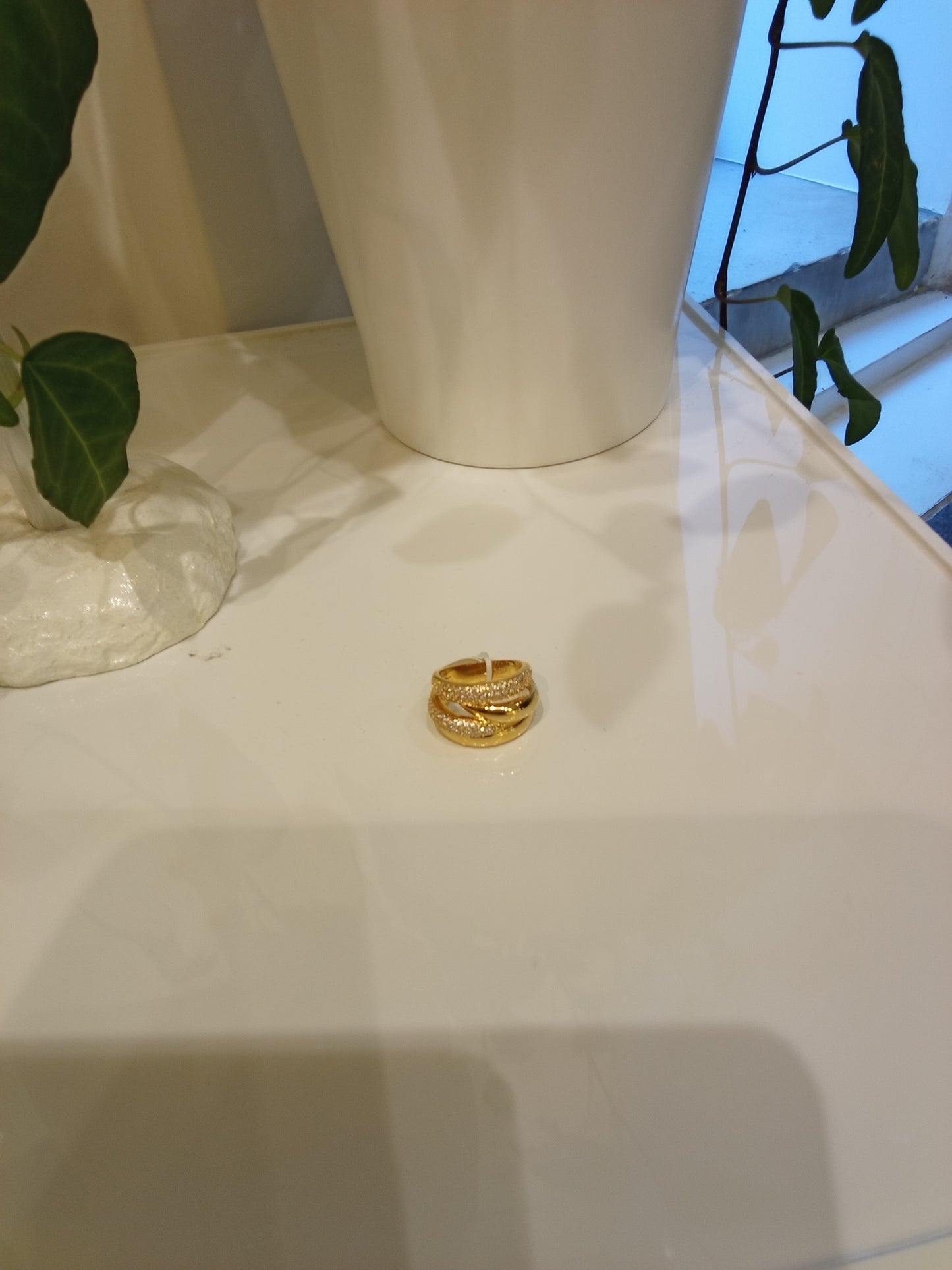 Chunky ring with sparkles